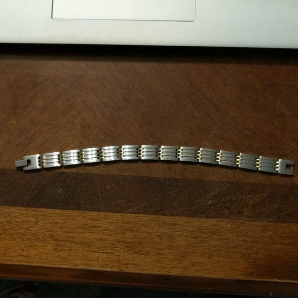 Gold and Silver Tone Metal Unisex Chain Link Statement Bracelet - Picture 2 of 3